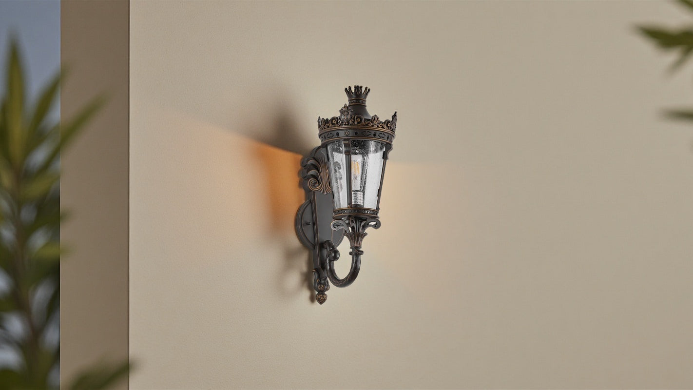 How to Use a Vintage Outdoor Wall Lantern for Villa Porch Lighting