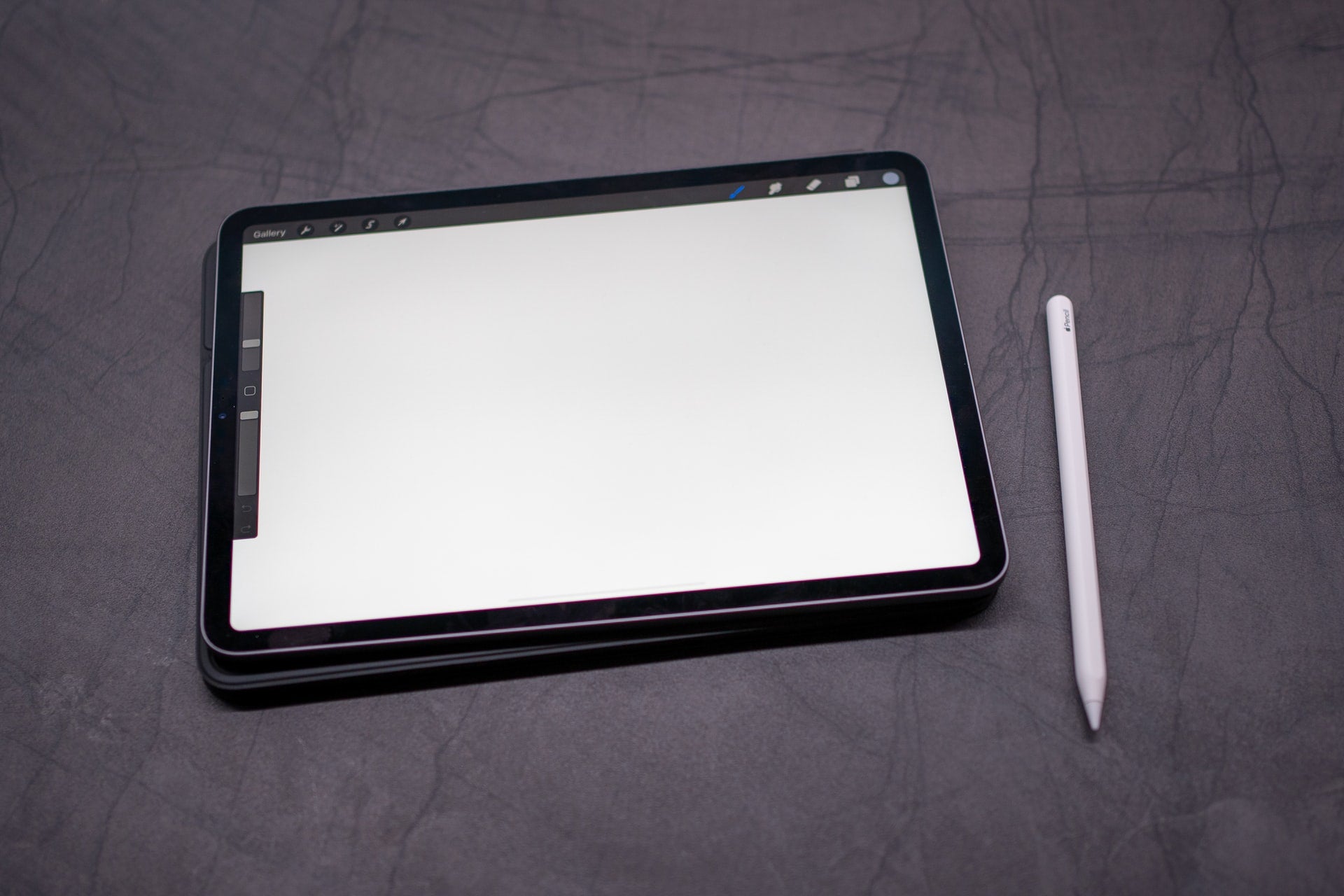 Why you need Ipad case with pencil holder?