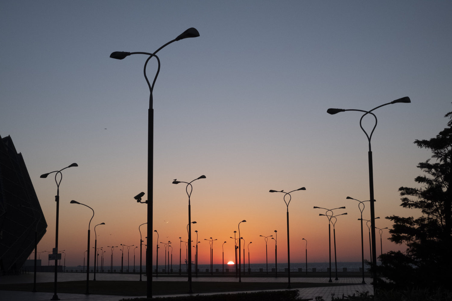 IoT solar street lights and the advantages and disadvantages of communication methods