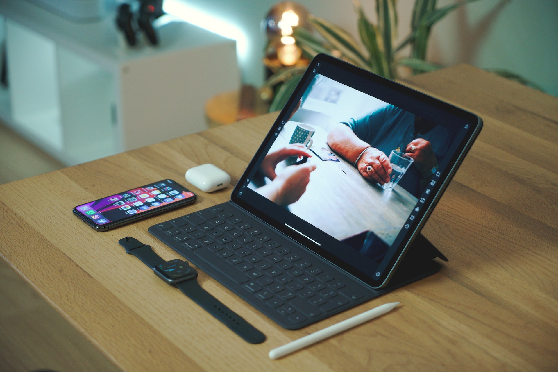 5 Fun and Practical Ways to Use a Tablet Stand in Your Home Office